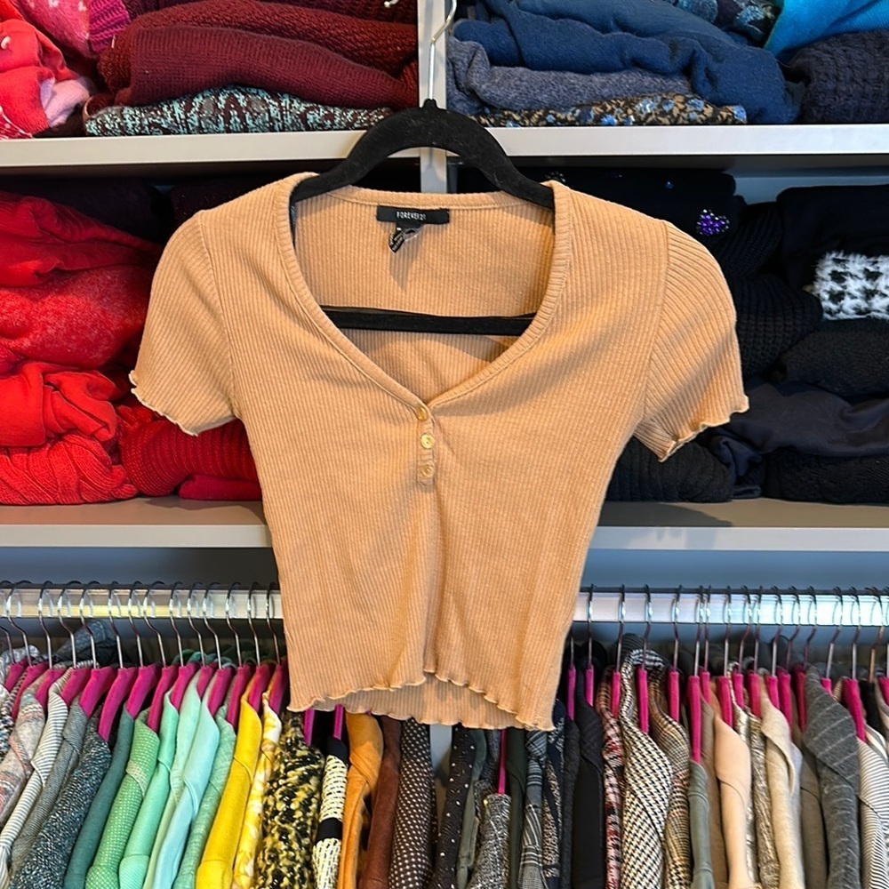 Forever 21 tan v neck short sleeve ribbed crop top size S